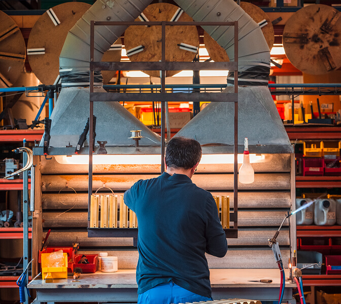 <p></noscript>The health and well-being of our employees is a priority for CVL Luminaires. The workshops are designed to provide a healthy working environment, with optimised natural lighting and reduced noise levels from the machines. High-performance ventilation systems have been installed to capture and recycle dust and particles, guaranteeing air quality that exceeds established standards for all teams.</p>

