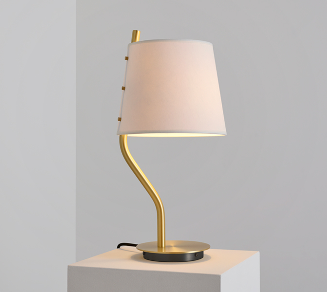 <p></noscript>Discretion and refinement are the characteristics of the latest table lamp by Hervé Langlais, the first independent designer to work for CVL Luminaires. The Couture lamp, whose Drop Paper® lampshade is simply buttoned onto its curved brass stem, is part of <a href=